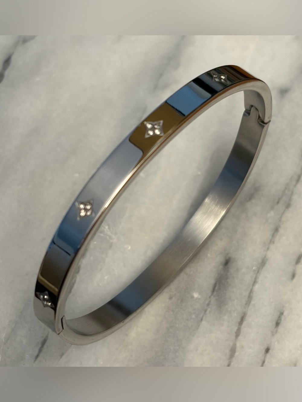 Silver Stainless Steel Four Leaf Clover with Cubic Zirconia Bangle Bracelet